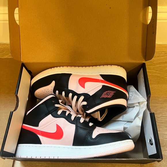 Nike air Jordan sneakers - Picture 1 of 6